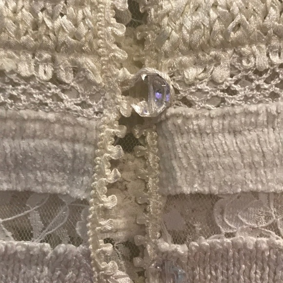 Cream & lace button up sweater by Sandv Starkman - Picture 2 of 5